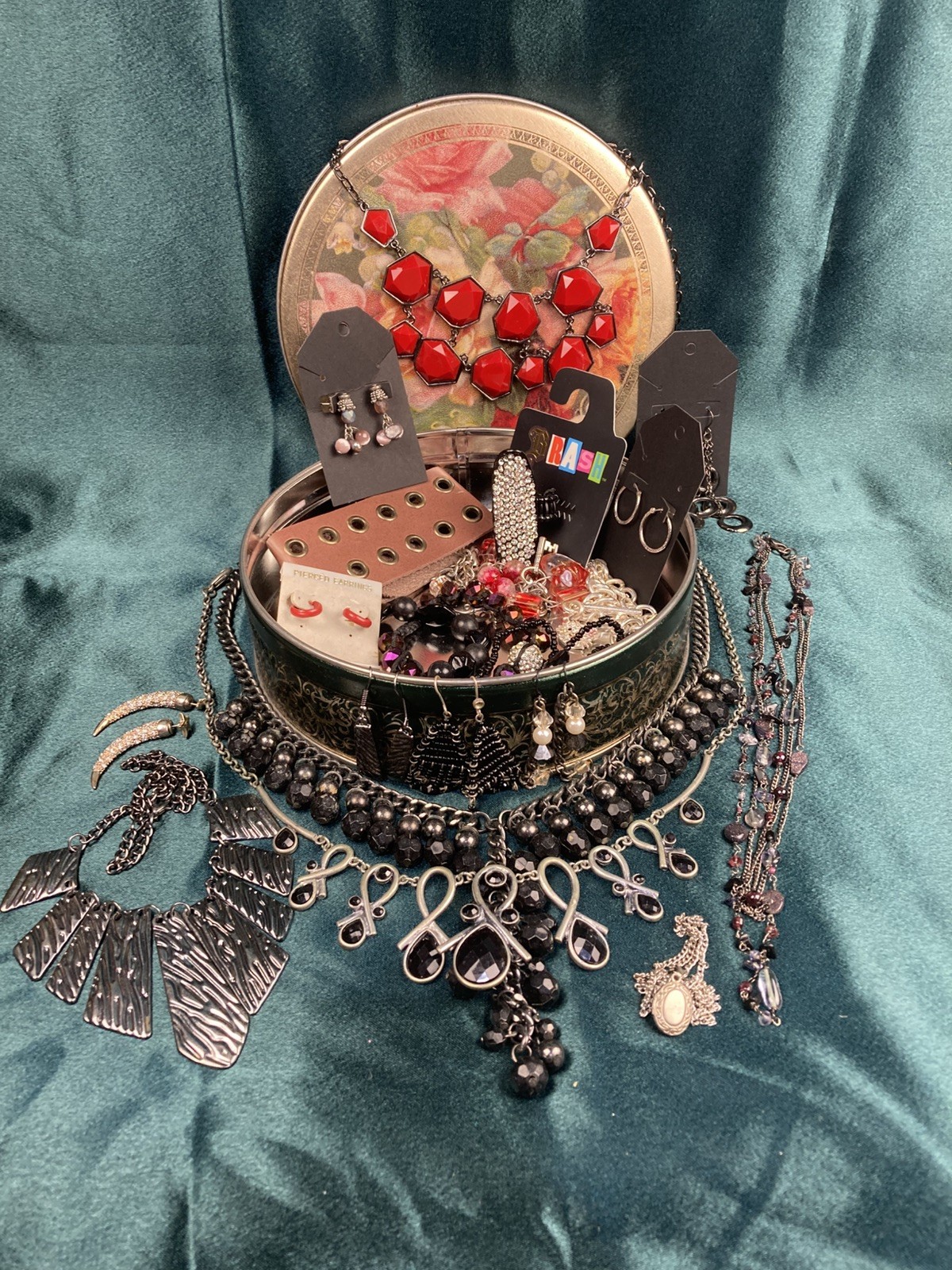 20 Lot Gothic Inspired Costume Jewelry Romance Goth Earring Emo Box Included