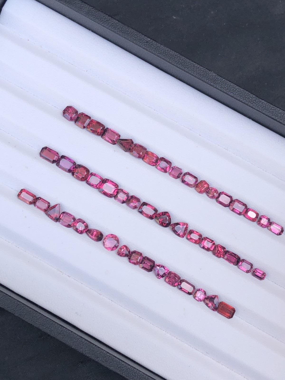 35 Carat Custom cut Garnet lot from Tanzania for jewellery