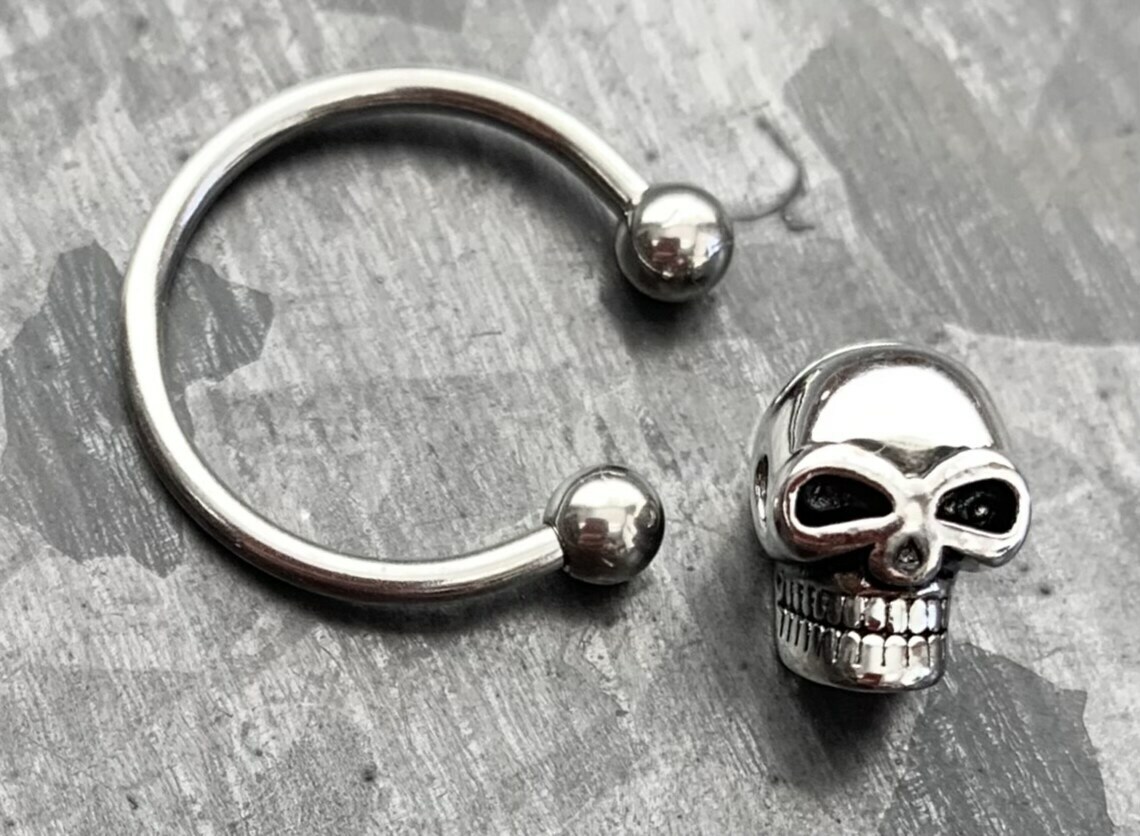 1pc Skull 316L Surgical Steel Captive Bead Ring / Nipple Ring / Circular Barbell