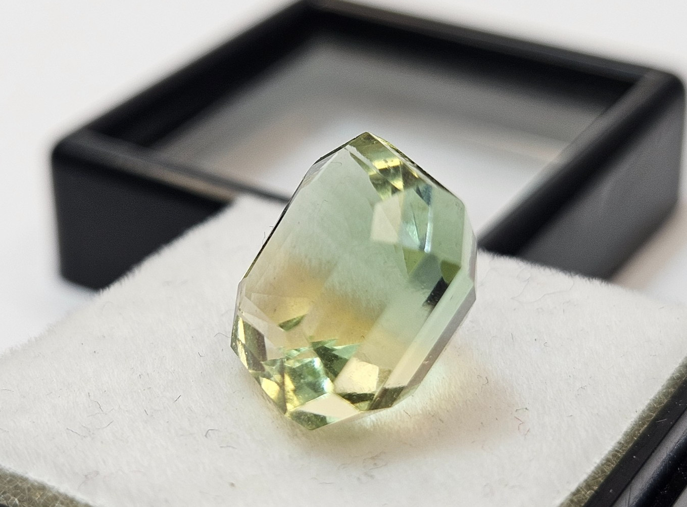Asscher Cut 6-7 Ct Tourmaline Bi-Colour Certified Loose GEMSTONE For Ring Making