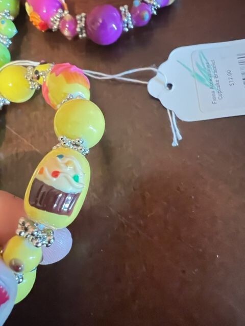 fiona Handmade Cupcake Beaded 5 Bracelets Set For Girls & a heart necklace