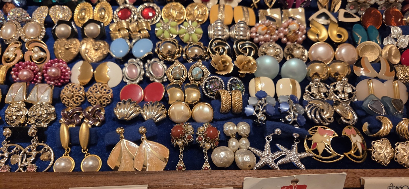 Vintage Mod Earrings Lot Of 117. 3lbs 15oz. 38 Signed Monet Hobé Avon Trifari…