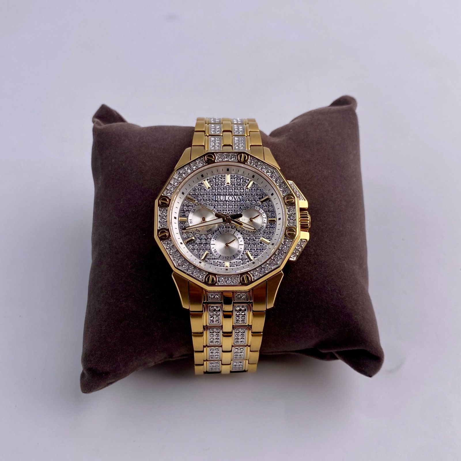 Bulova Octava 98C126 Men’s Quartz Watch Crystal White Dial Gold-Tone 41.5mm