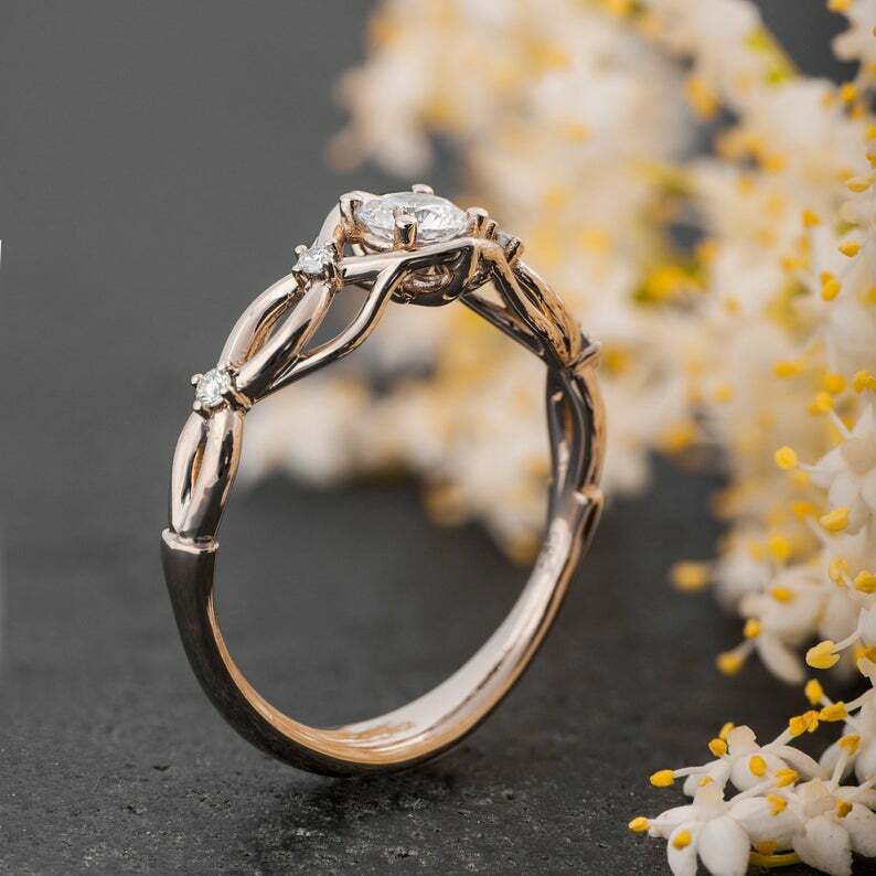 Split Open Band Solitaire Accent Ring 1ct Round Cut Moissanite White Gold Plated