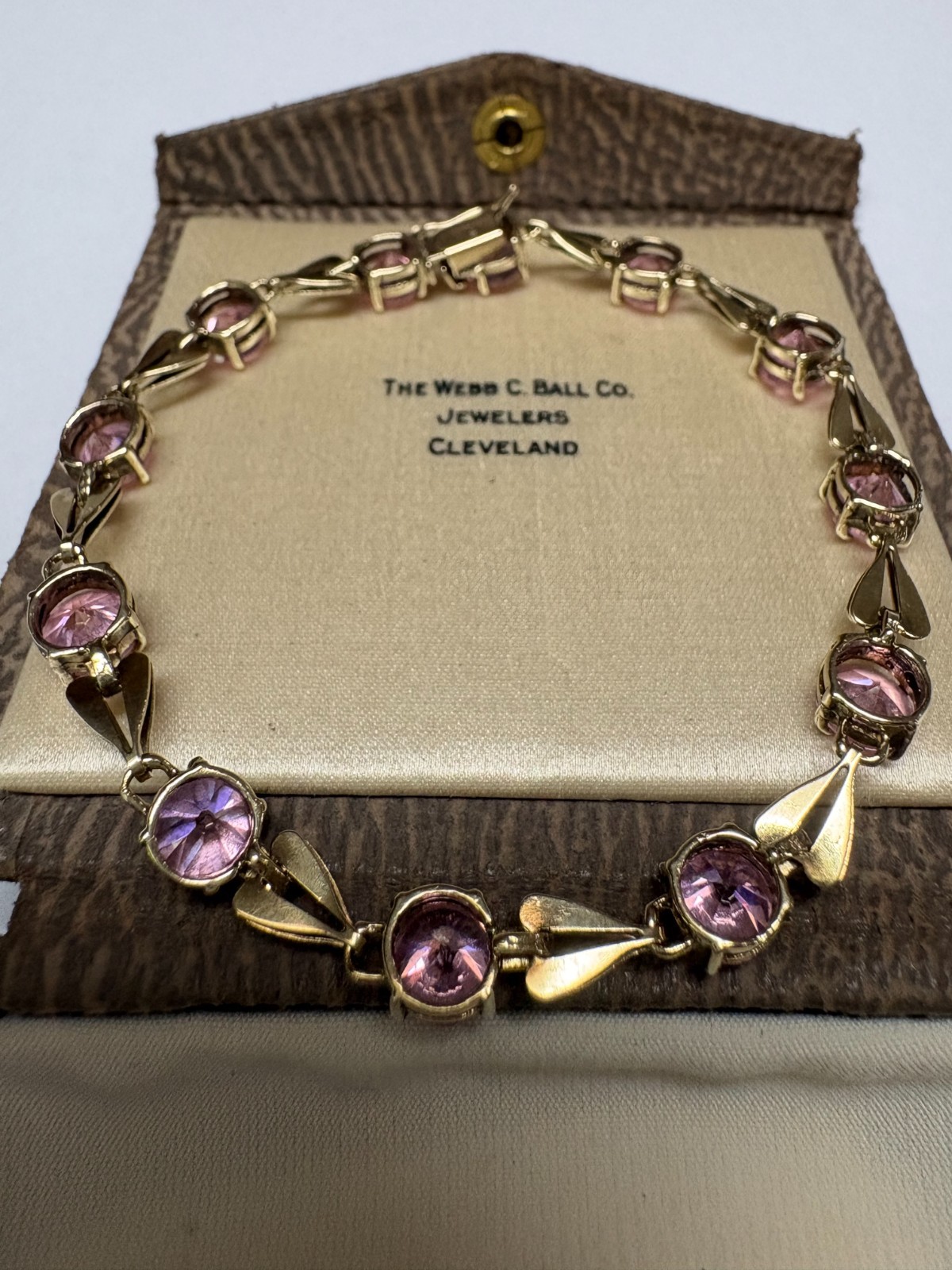 LADIES VINTAGE 10K GOLD PINK ICE STONE BRACELET. 7 1/2 INCHES 11.7 GRAMS
