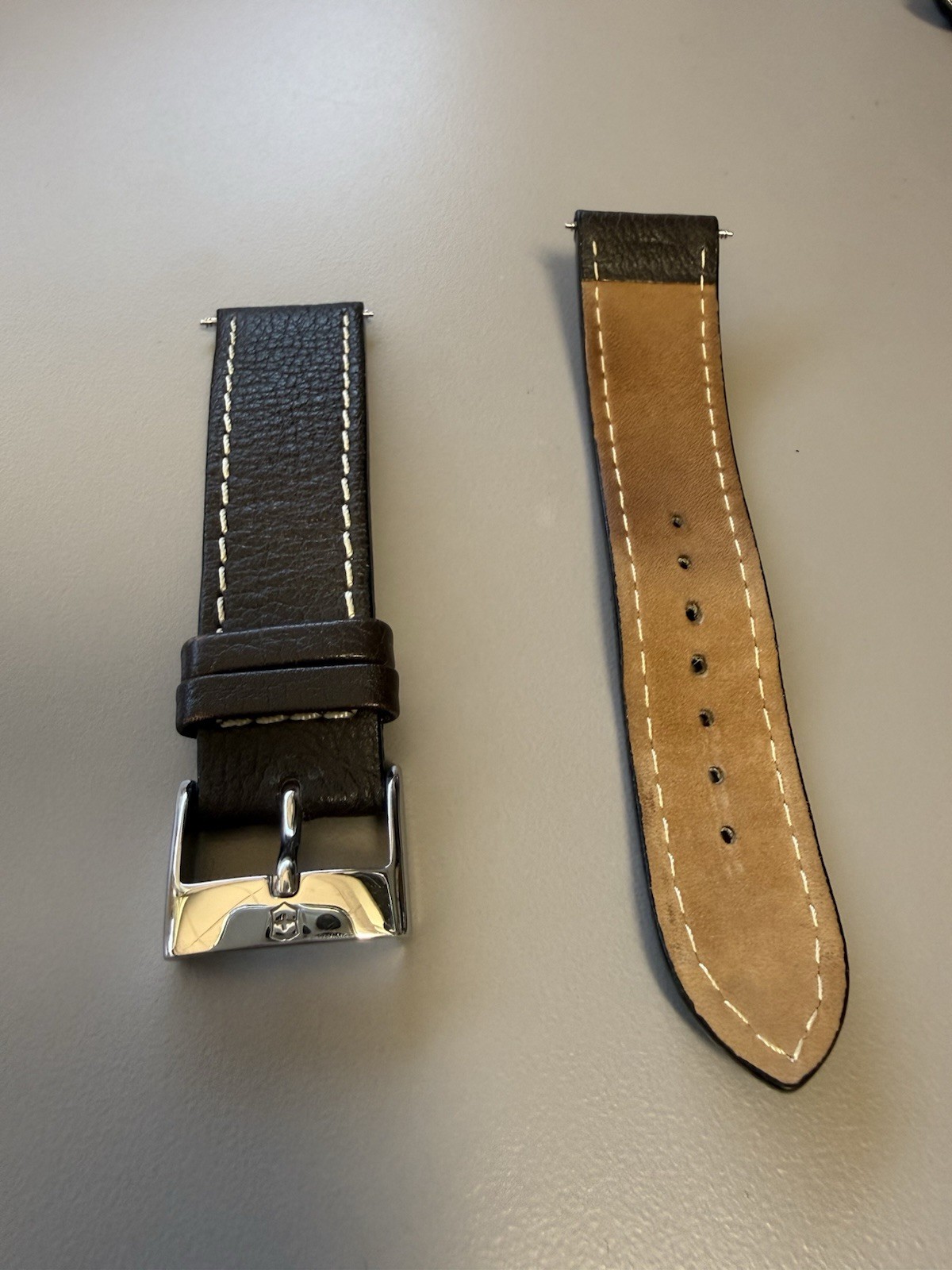 Victorinox Swiss Army Men’s 20mm Brown Leather Watch Band