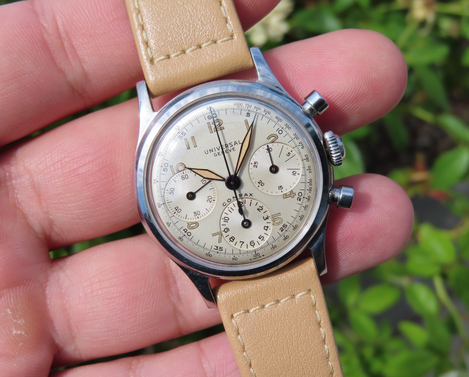 Universal Geneve Compax 22278 Manual 3 Register Chronograph Vintage Wristwatch