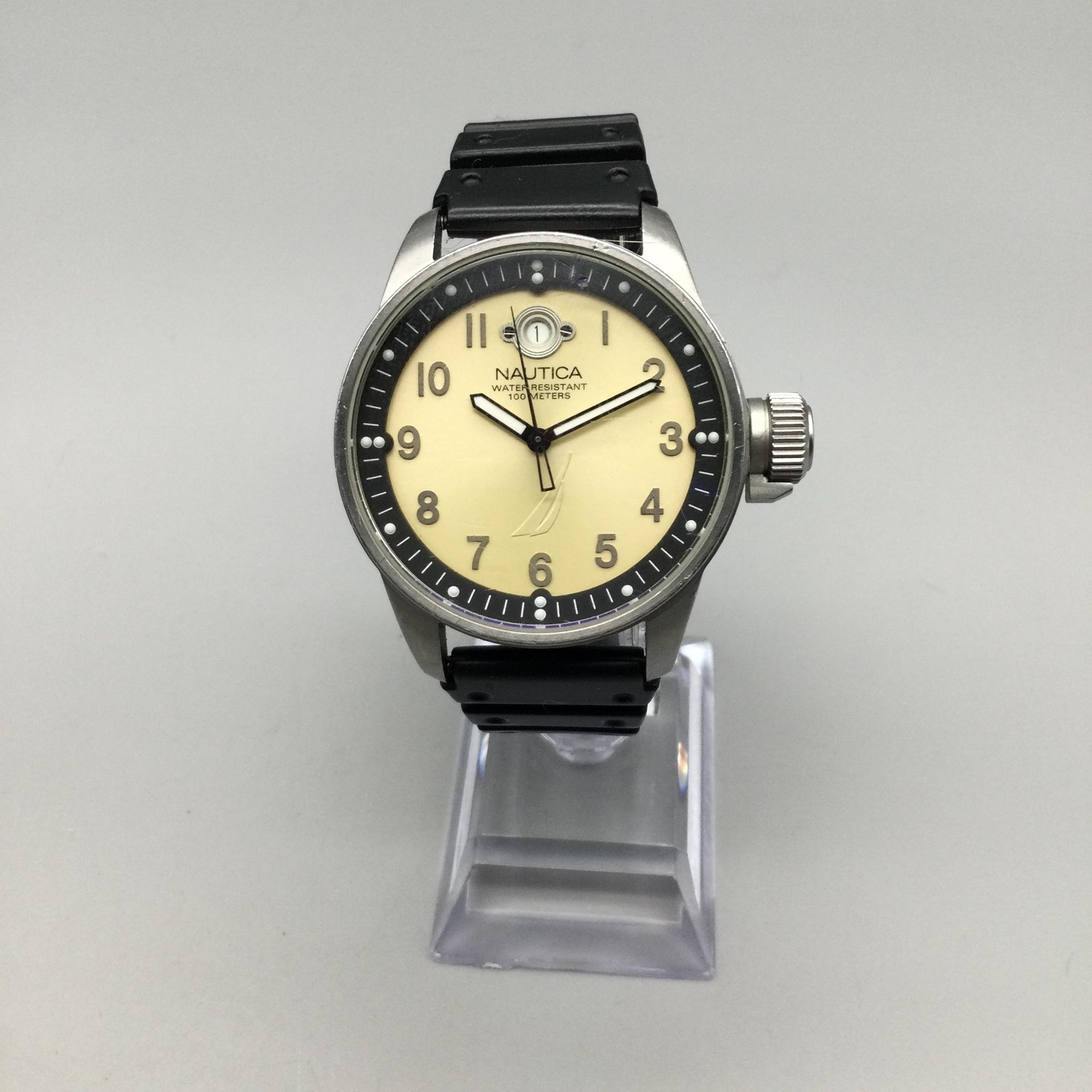 Nautica A2581 Mens Watch 39mm Cream Dial Blue Bezel Black Rubber New Battery