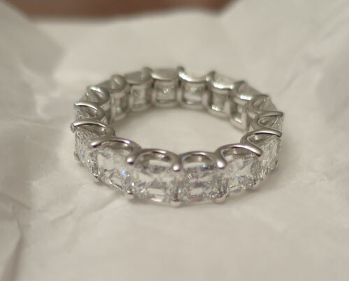 6.80 carat Asscher cut Diamond Eternity Band 18k Gold Ring F-G VS1 16 x 0.42 ct