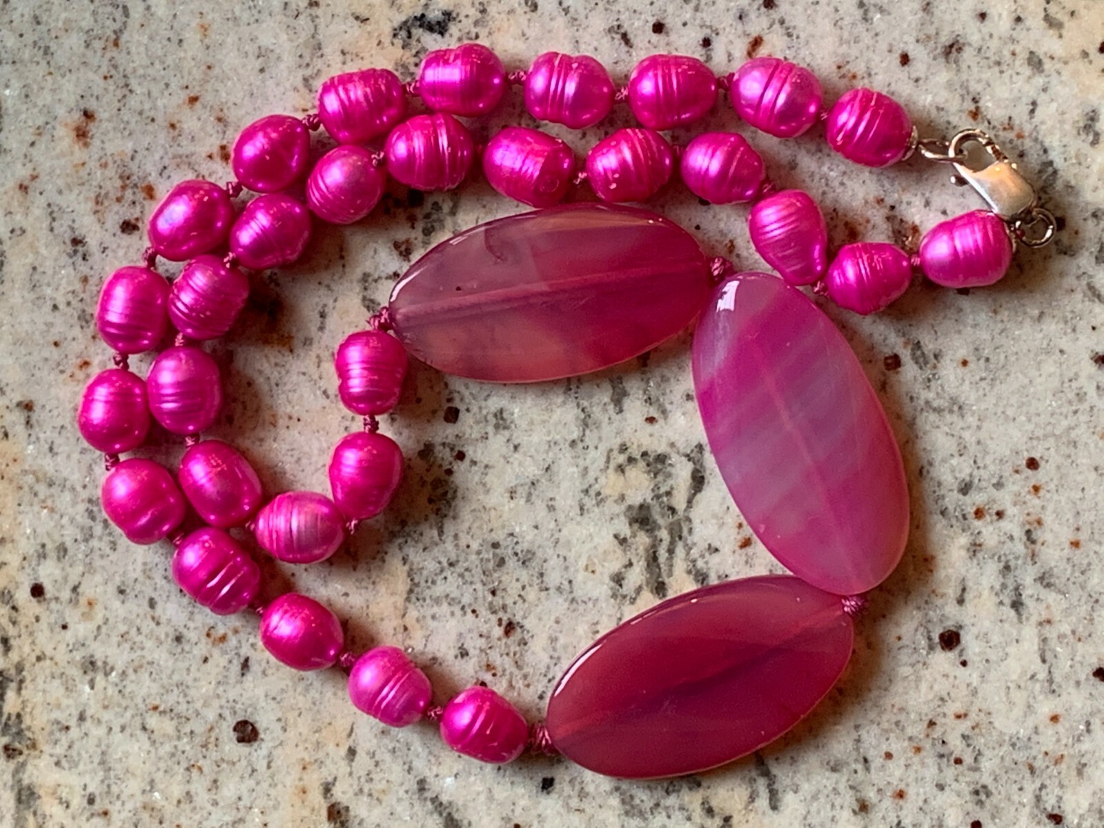 Pink Pearl Agate & Sterling Silver Necklace Strand 19 1/2 ” NEW 49.53cm Estate