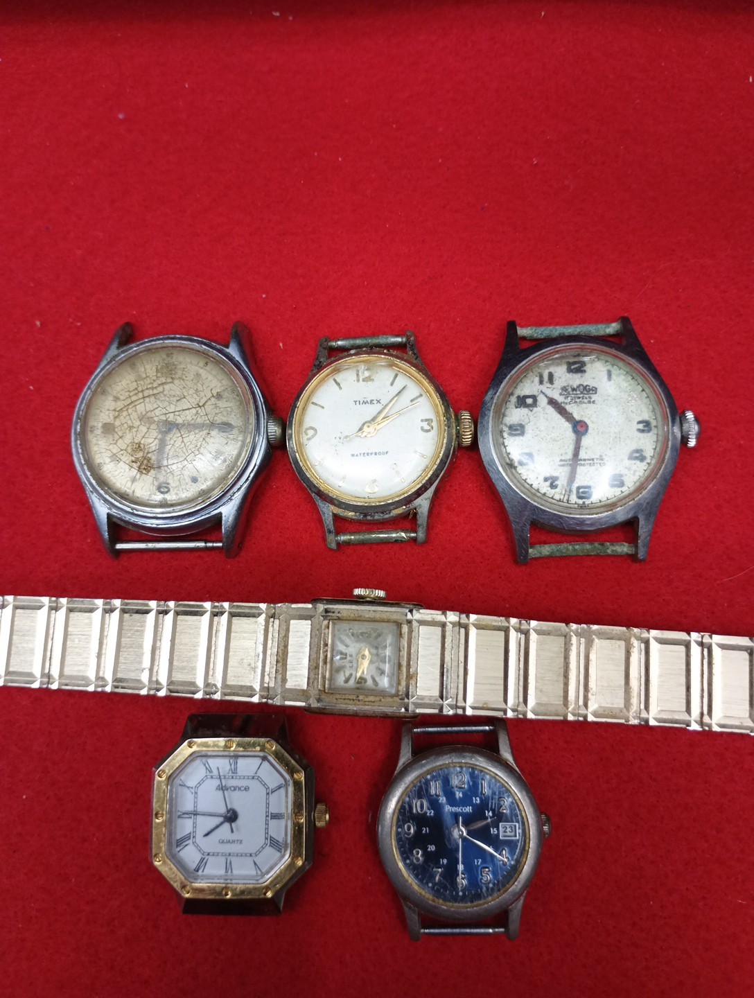 6-Misc Vintage Watches The Single Pic. 1 Stem Wind That’s Working All As-Is.