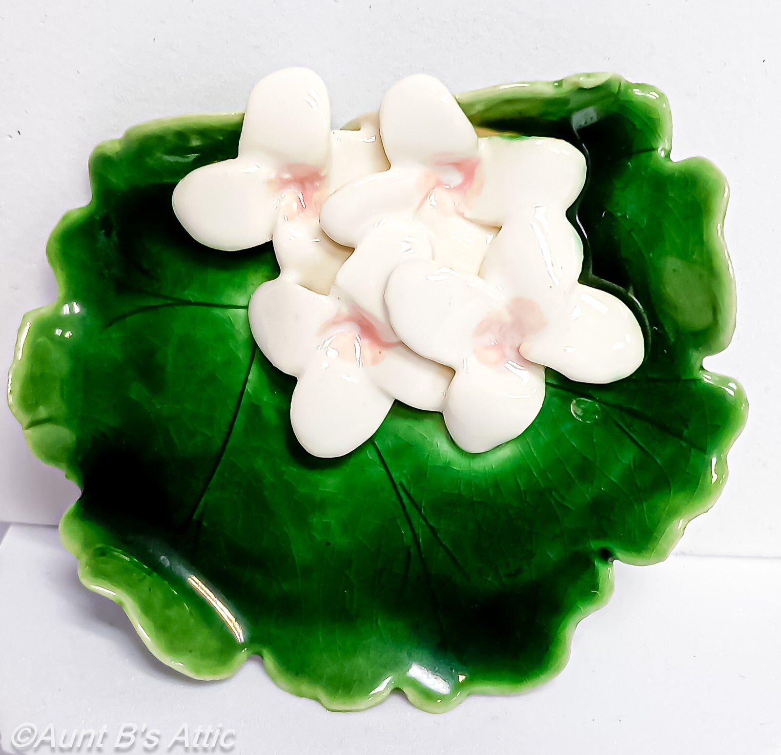 Pin/Brooch Vintage Mid 20th Century Glazed Ceramic Green Lilly Pad & Flower Pin