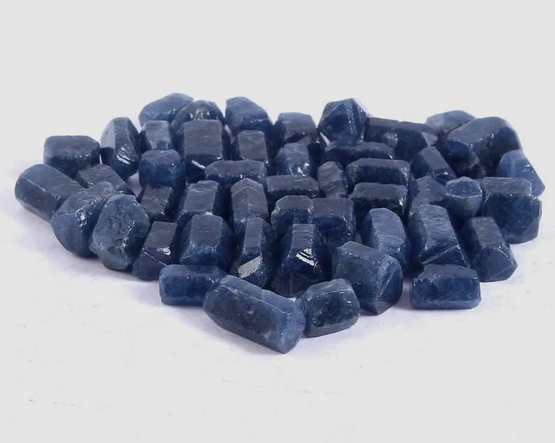 100% Natural AAA Quality Earthmined Ceylon Blue Sapphire Loose Gemstone Rough