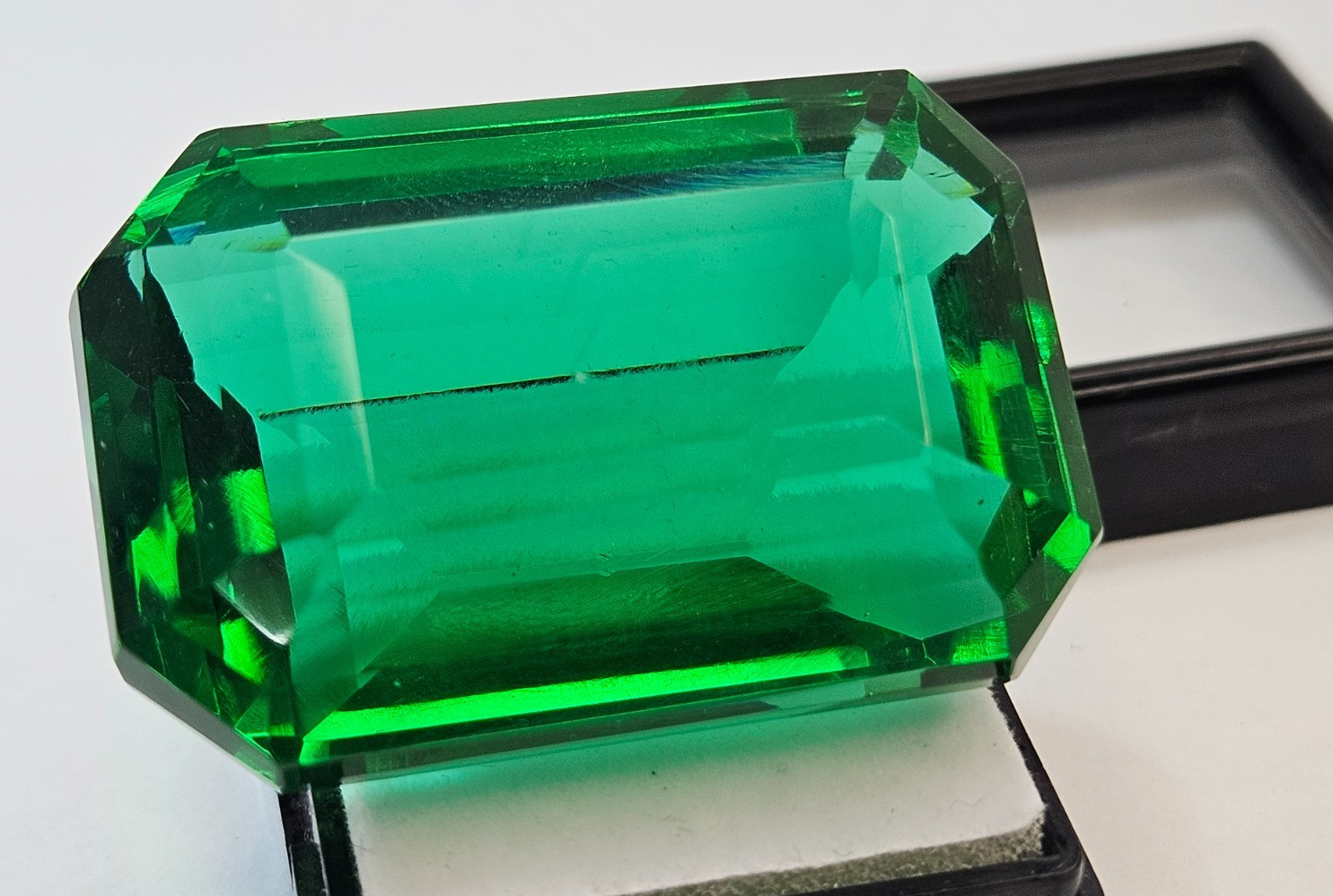 Colombia Green Colour Emerald 126+ Ct Emerald Cut Loose Gemstone