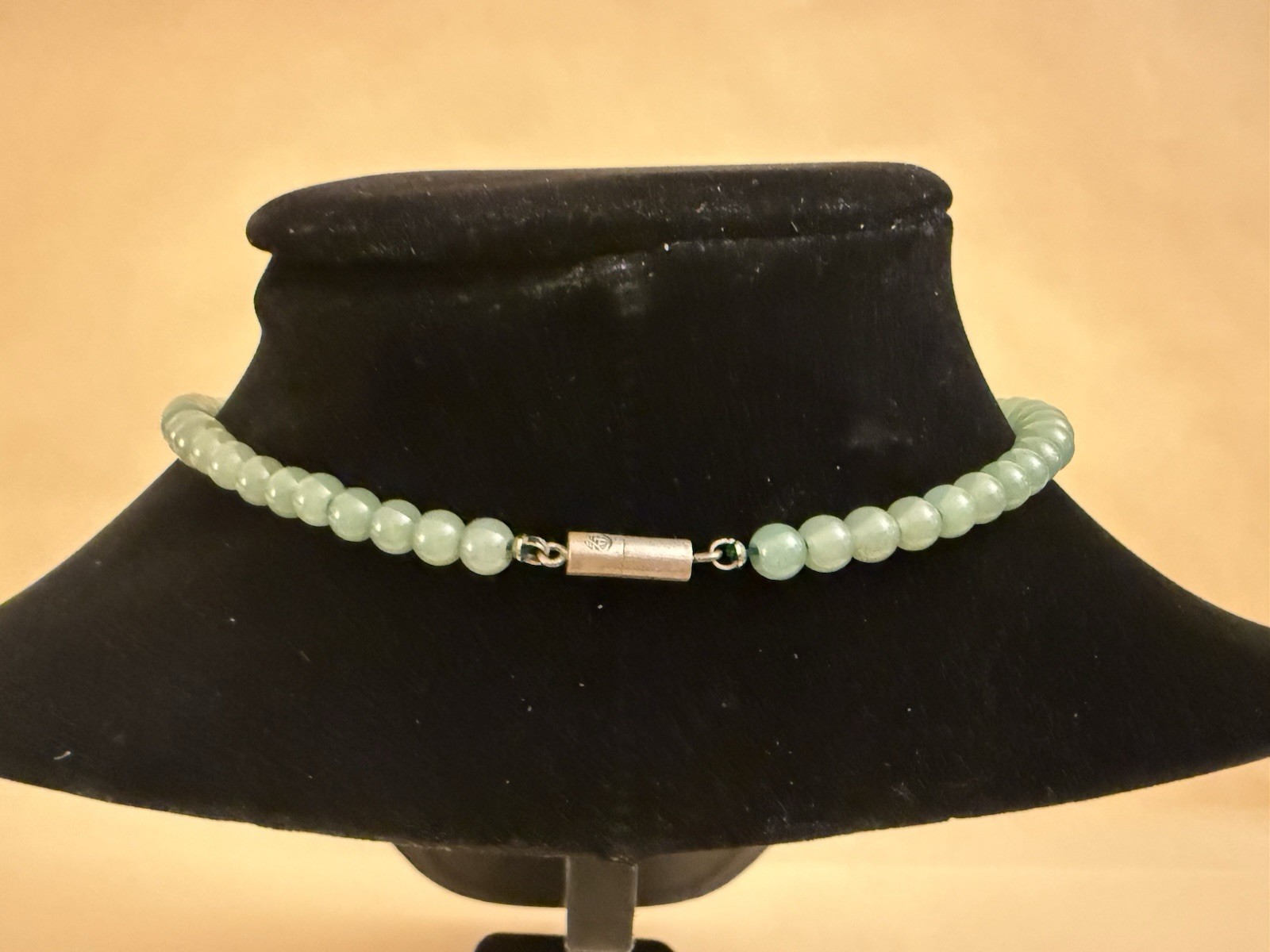 Vintage Chinese Export Light Green Jadeite Jade Beaded Choker Necklace 16.5″