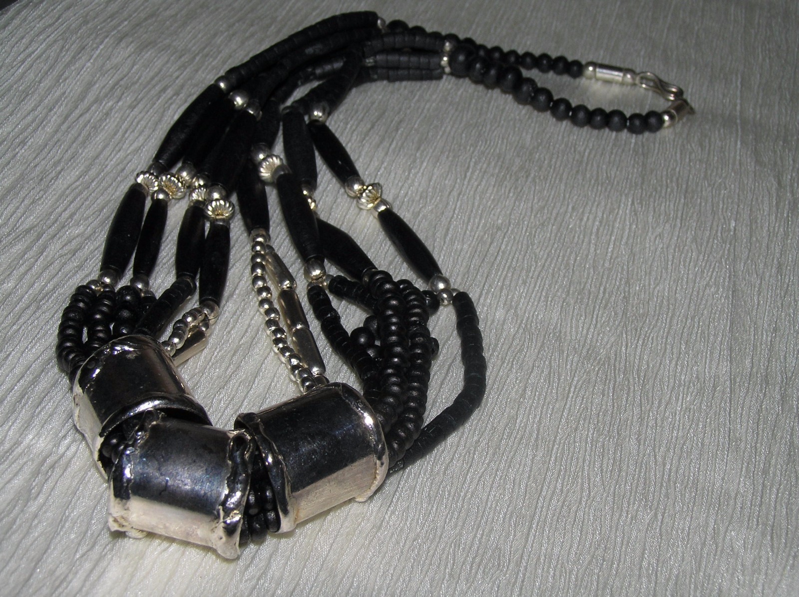 Estate Various Black Wood Barrel Round with Silvertone Accent Slide Beads Multi