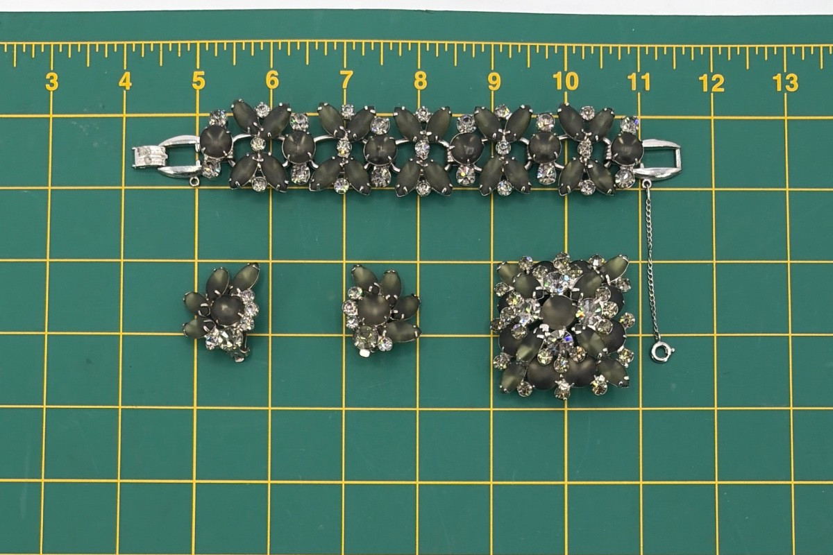 JULIANA Frosted Olive Green Navettes Set Bracelet Brooch Earring Ref# 1372, 6420