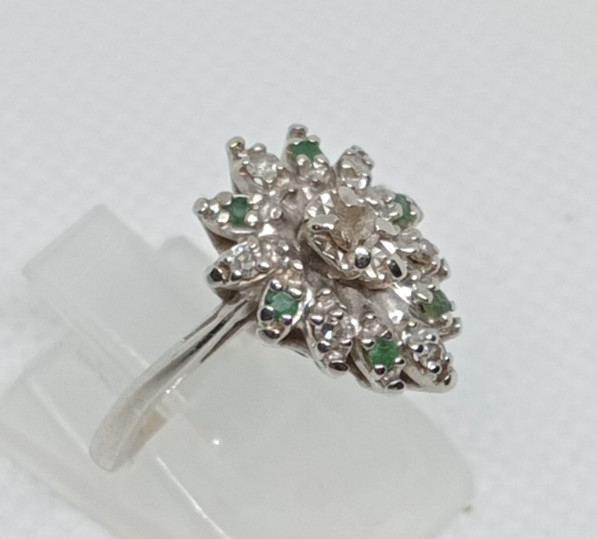 STAMPED 14K WHITE GOLD DIAMOND & EMERALD RING