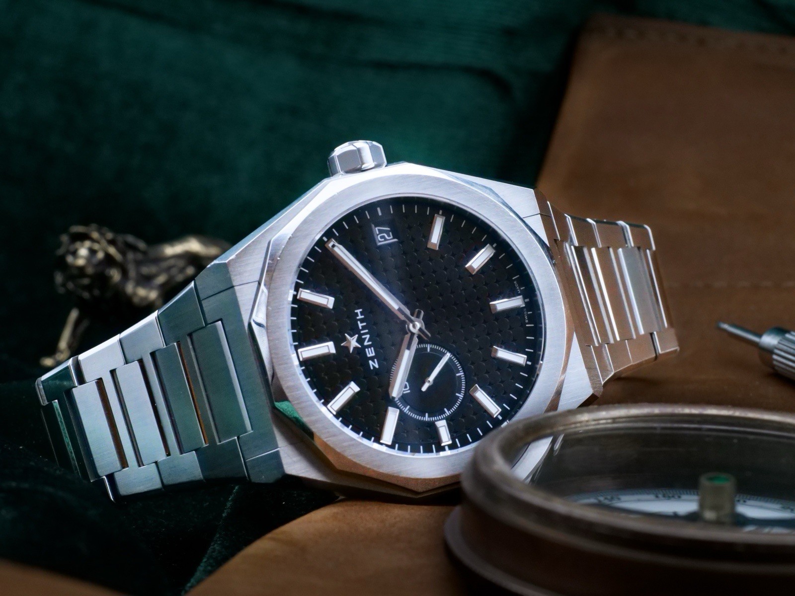 Zenith Defy Black Dial 41mm Stainless 03.9300.3620/21.I001 Complete Full Set