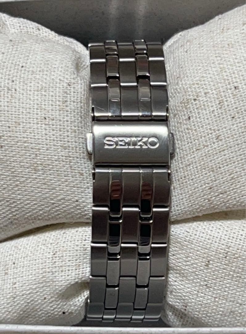 Seiko Wristwatch SBPX083