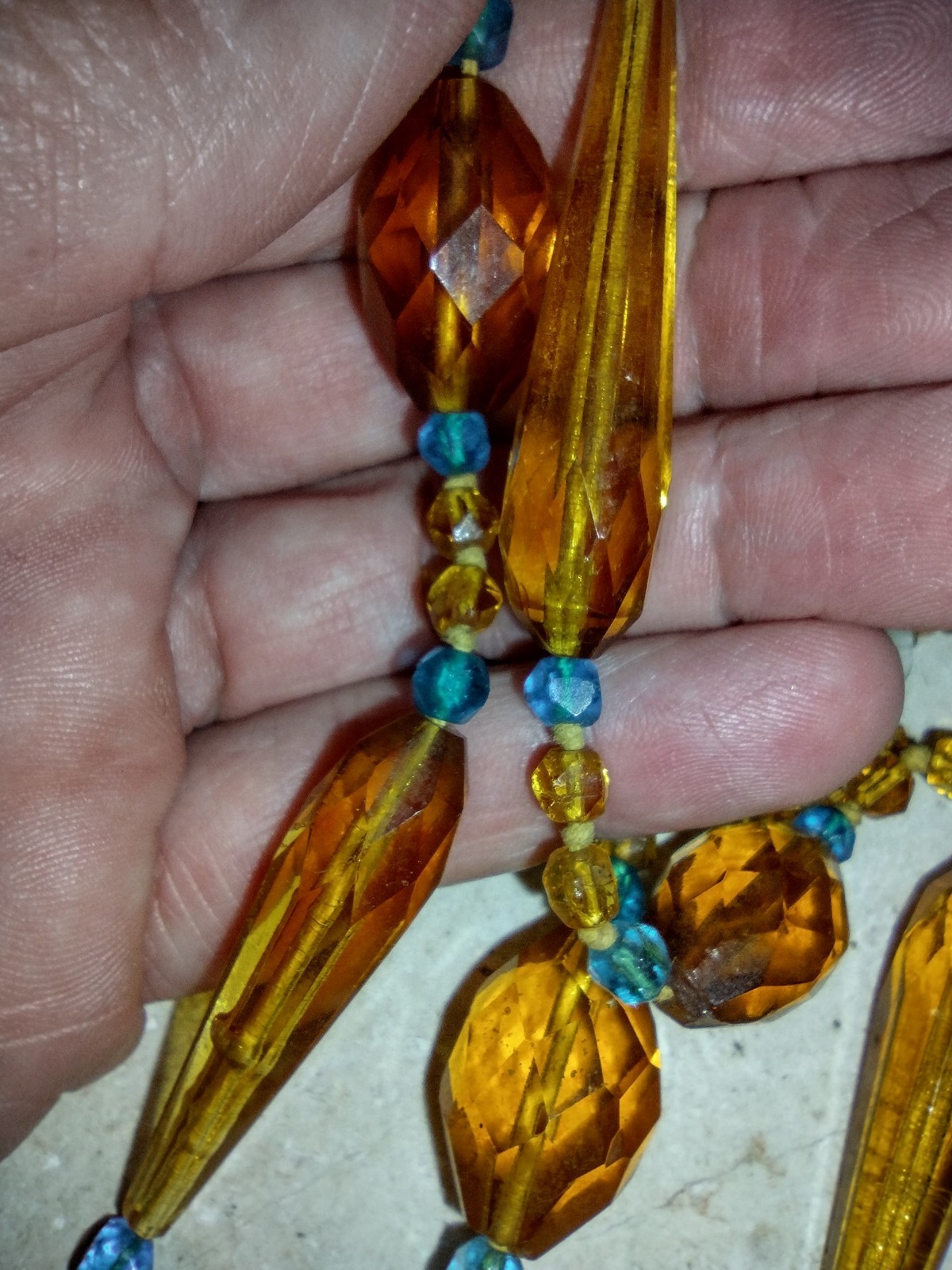 Authentic 1920s Art Deco Hand-Knotted Molded Glass Sautoir Flapper Necklace