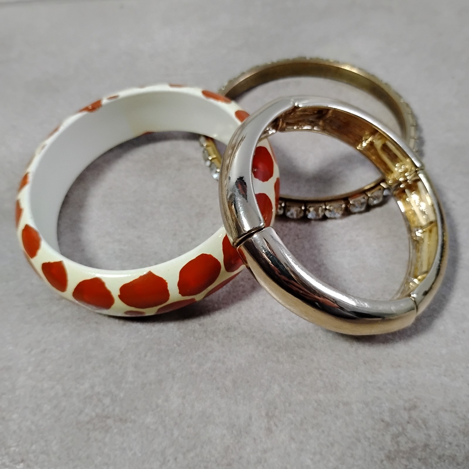 Vtg Sz 8 Plastic Metal Giraffe Rhinestone Animal Print Goldtone Bangle Bracelet