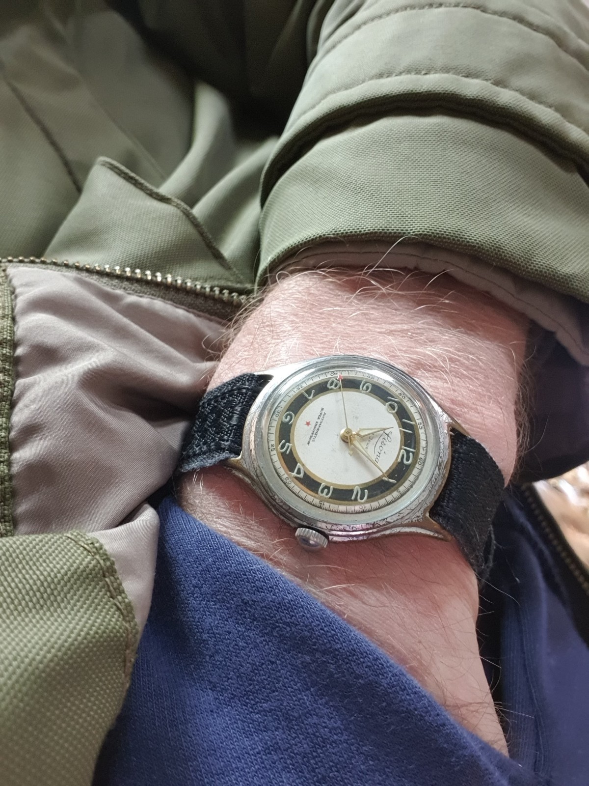 Vintage Men’s Lisona De Luxe Watch, French-Made Cal. HP 127, Mid-20th Century
