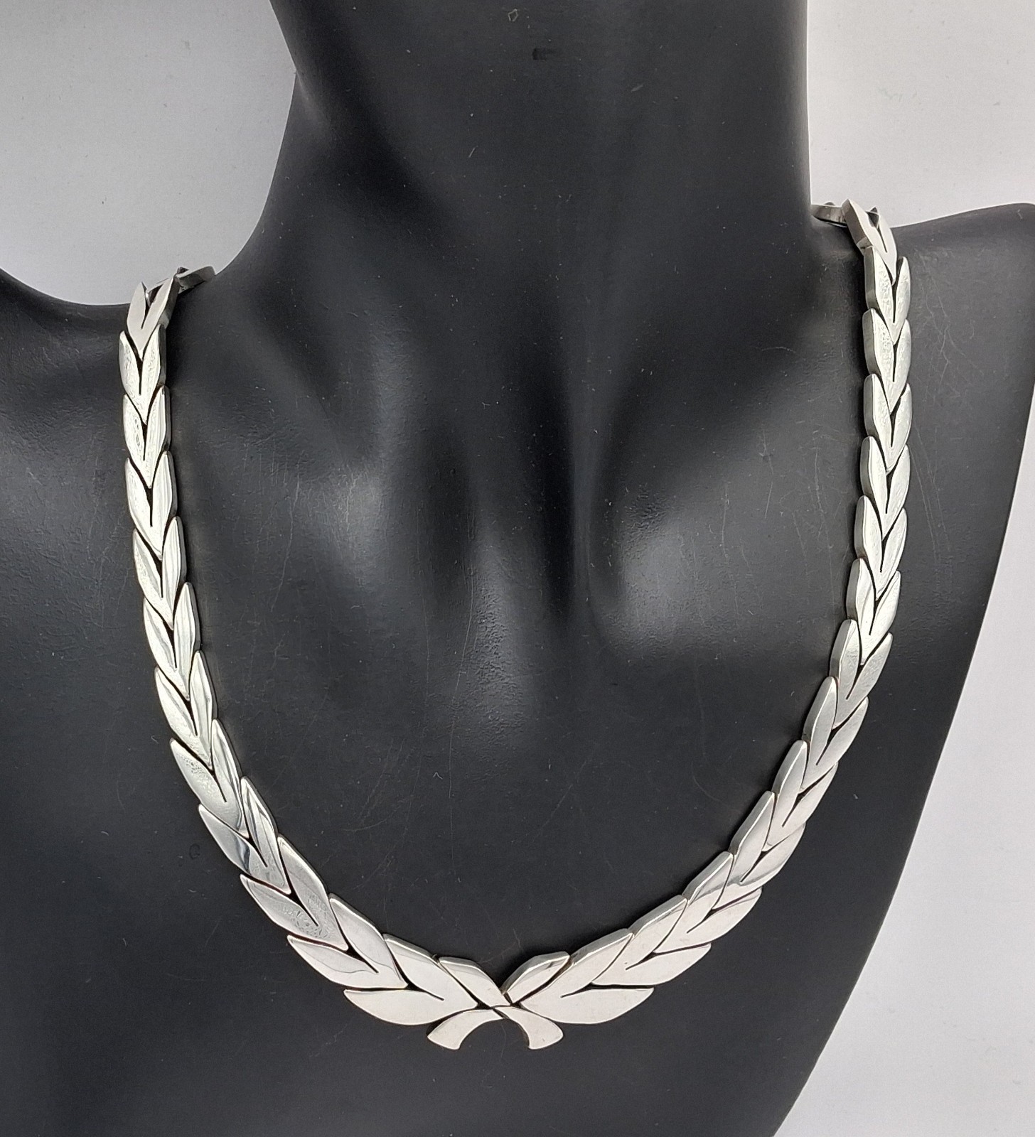 Beautiful TAXCO TJ-21 Jualler 950 Sterling Silver Articulated Scale Necklace 69g