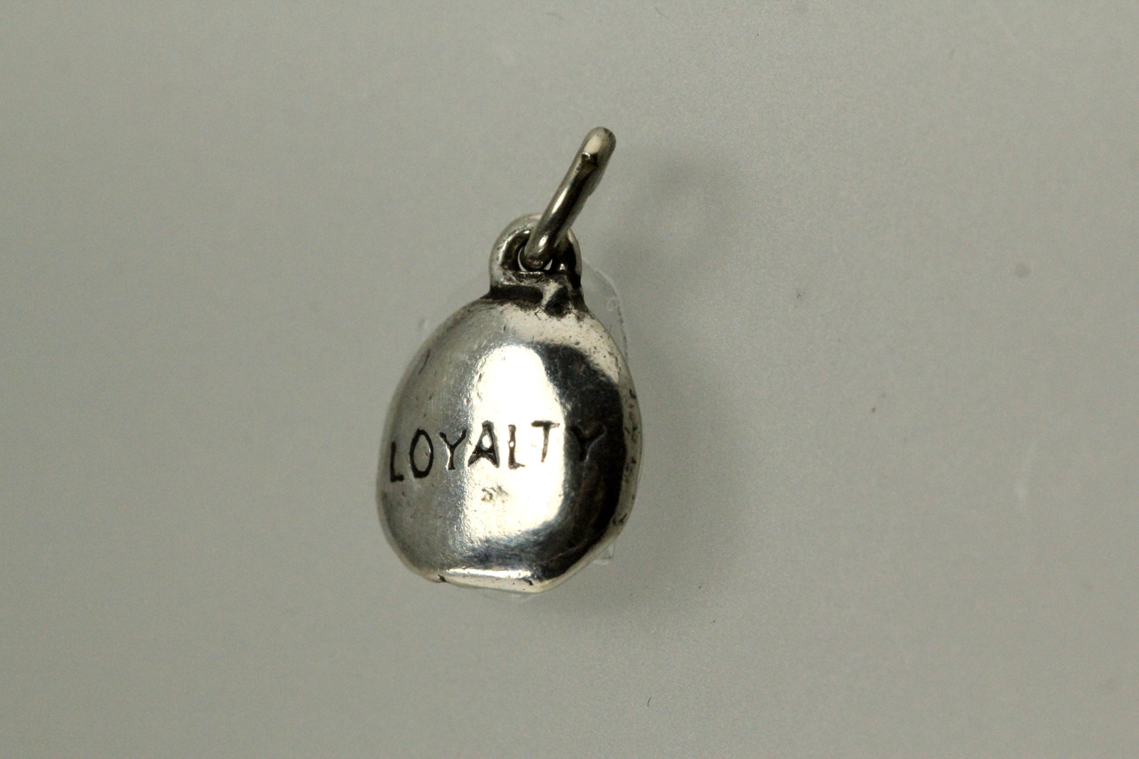 Unmarked 925 Sterling Silver “Loyalty” Pebble Charm 2.4 Grams (PEN4010)