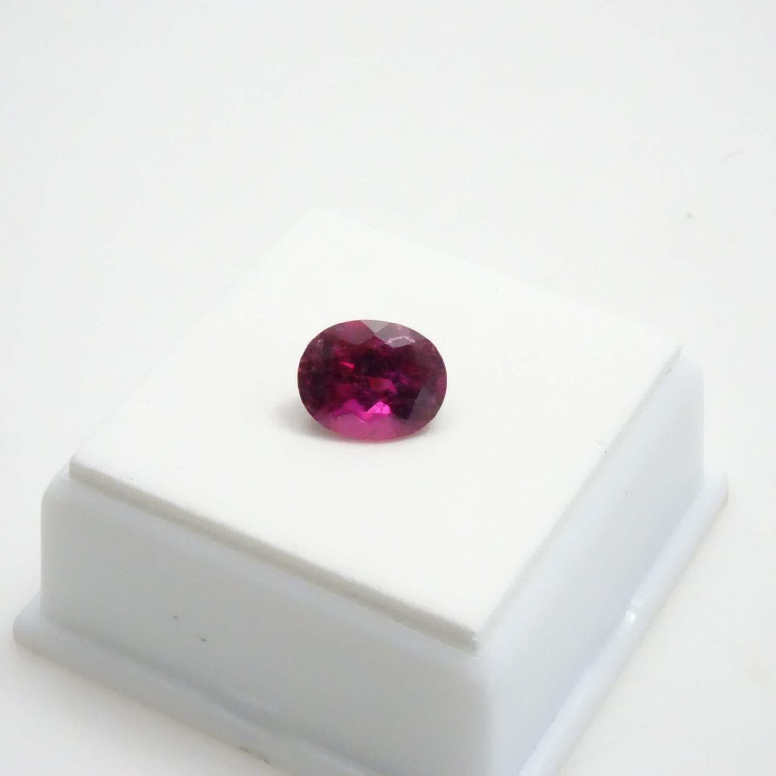 Rubellite Tourmaline Oval – 2.96ct – 10x8mm – Tourmaline Loose Gemstone