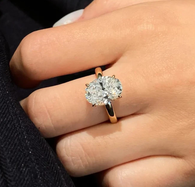 Lab Grown Diamond VS1/E 5.2 Oval-Cut Hidden Halo Engagement Ring 14k Yellow Gold