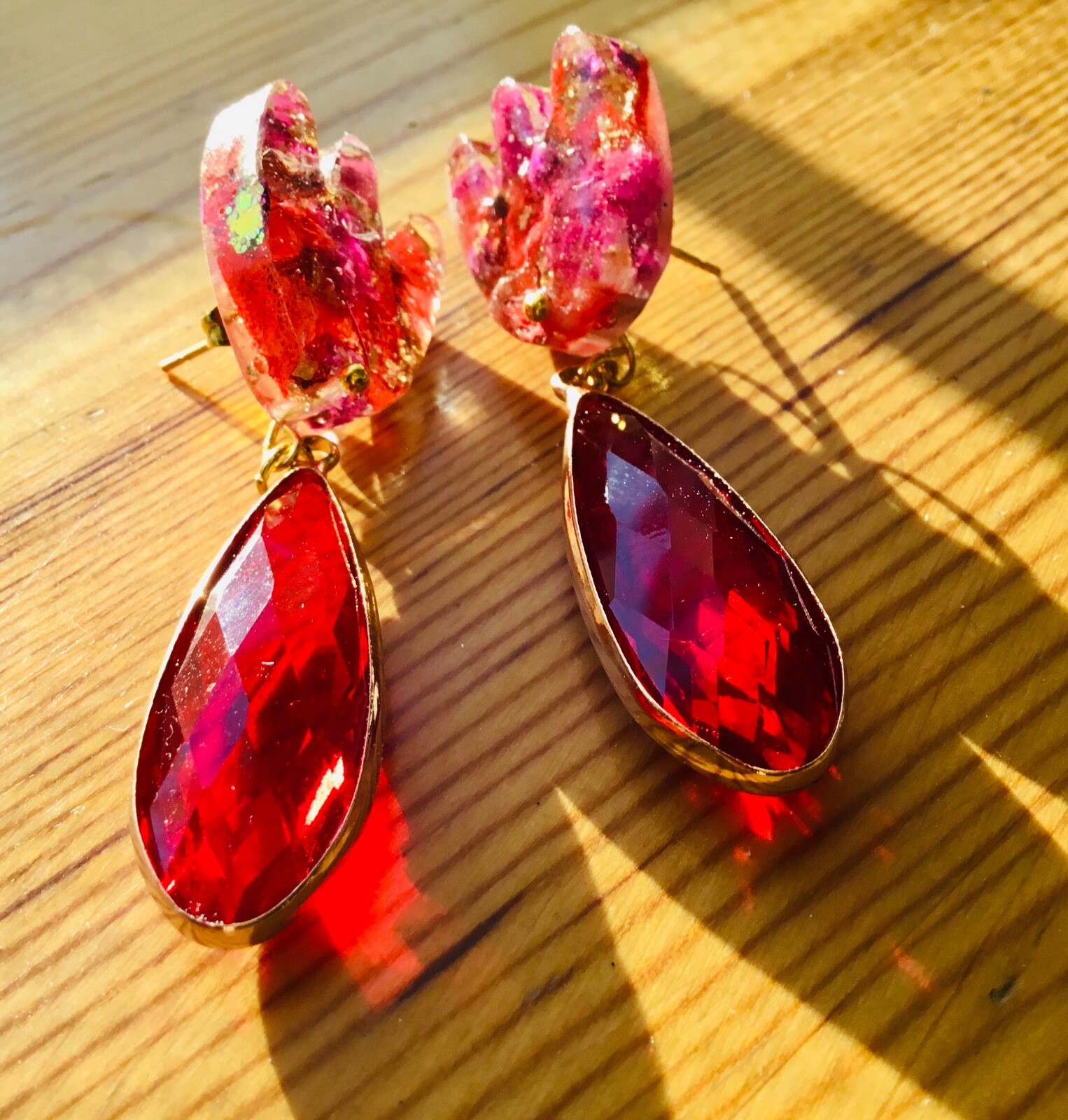 Crimson Garden Jewelry Set – Real Red Hortensias Ring & Drop Earrings in Resin