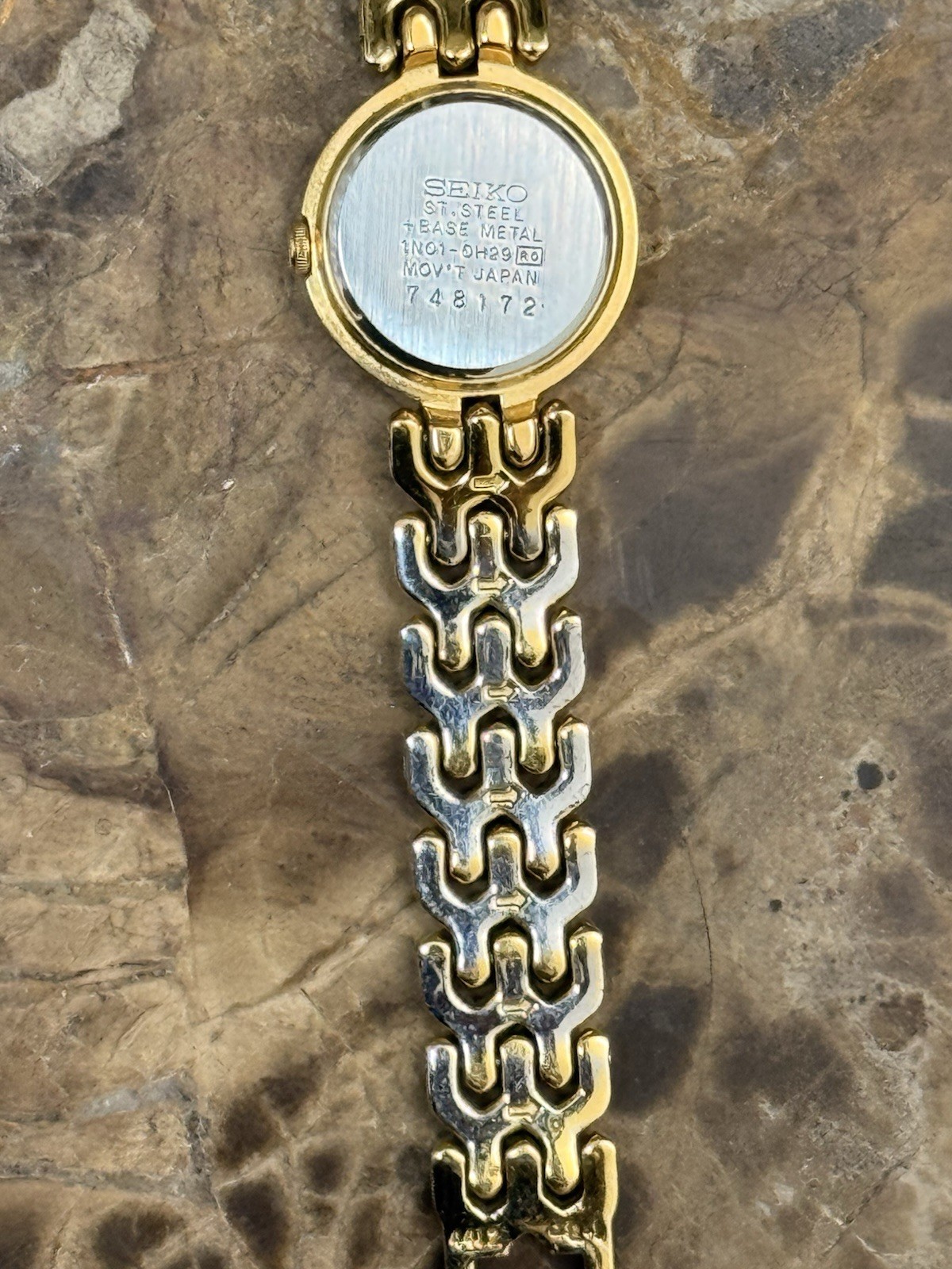Seiko Womens Watch Vintage Gold Tone Round Dial Link Bracelet 1N01 Untested