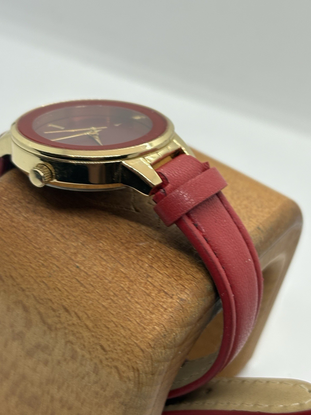 Amazon Essential Womens minimalist watch red dial and strap new battery
