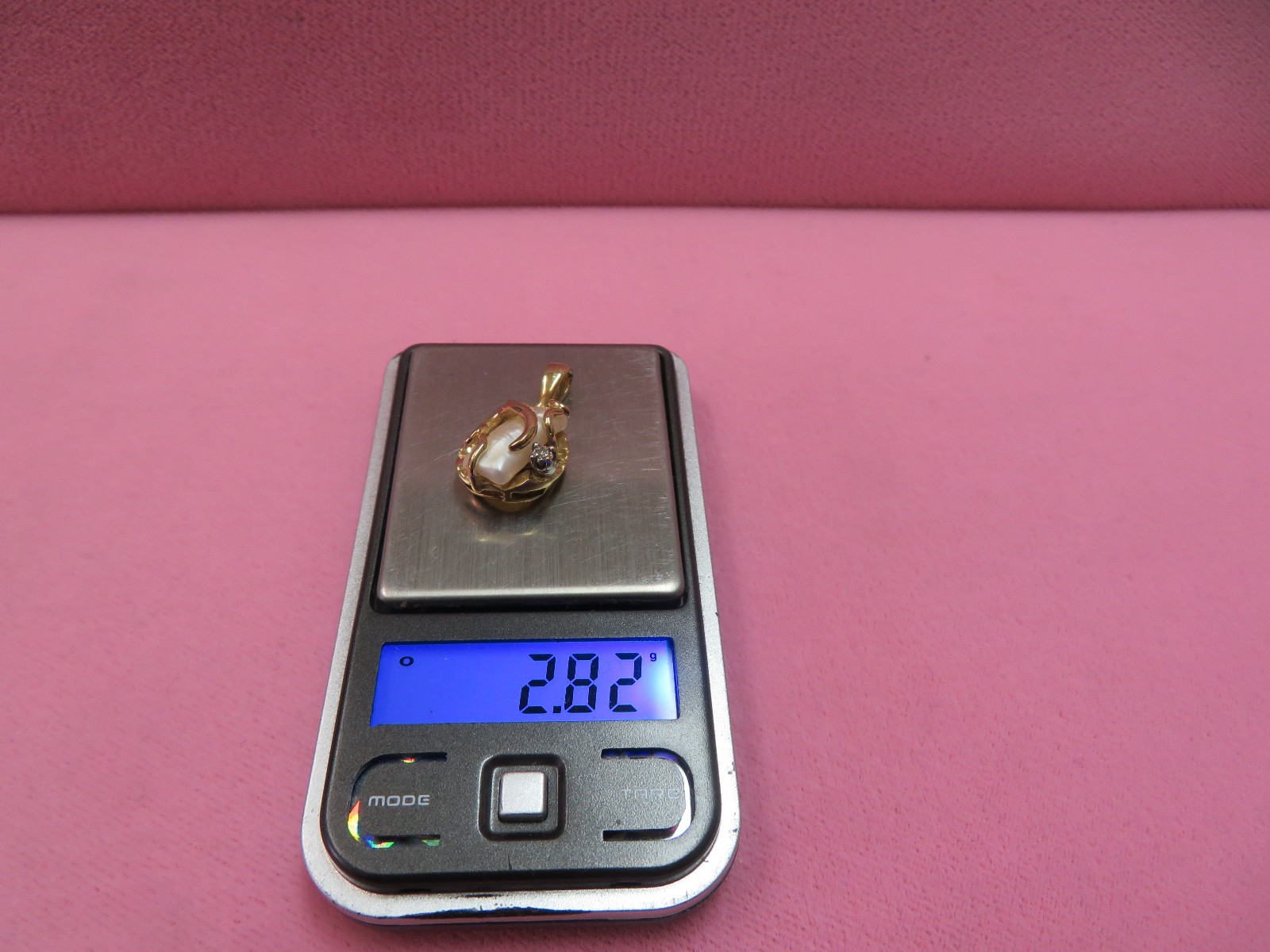 14K Yellow Gold Diamond Baroque Pearl Pendant/Charm 2.82 Grams