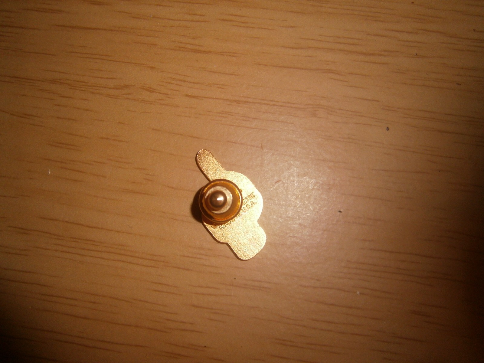 Vintage double clef style ‘Future Primitive U.S.A’ brooch pin. 3cm. (E11b)