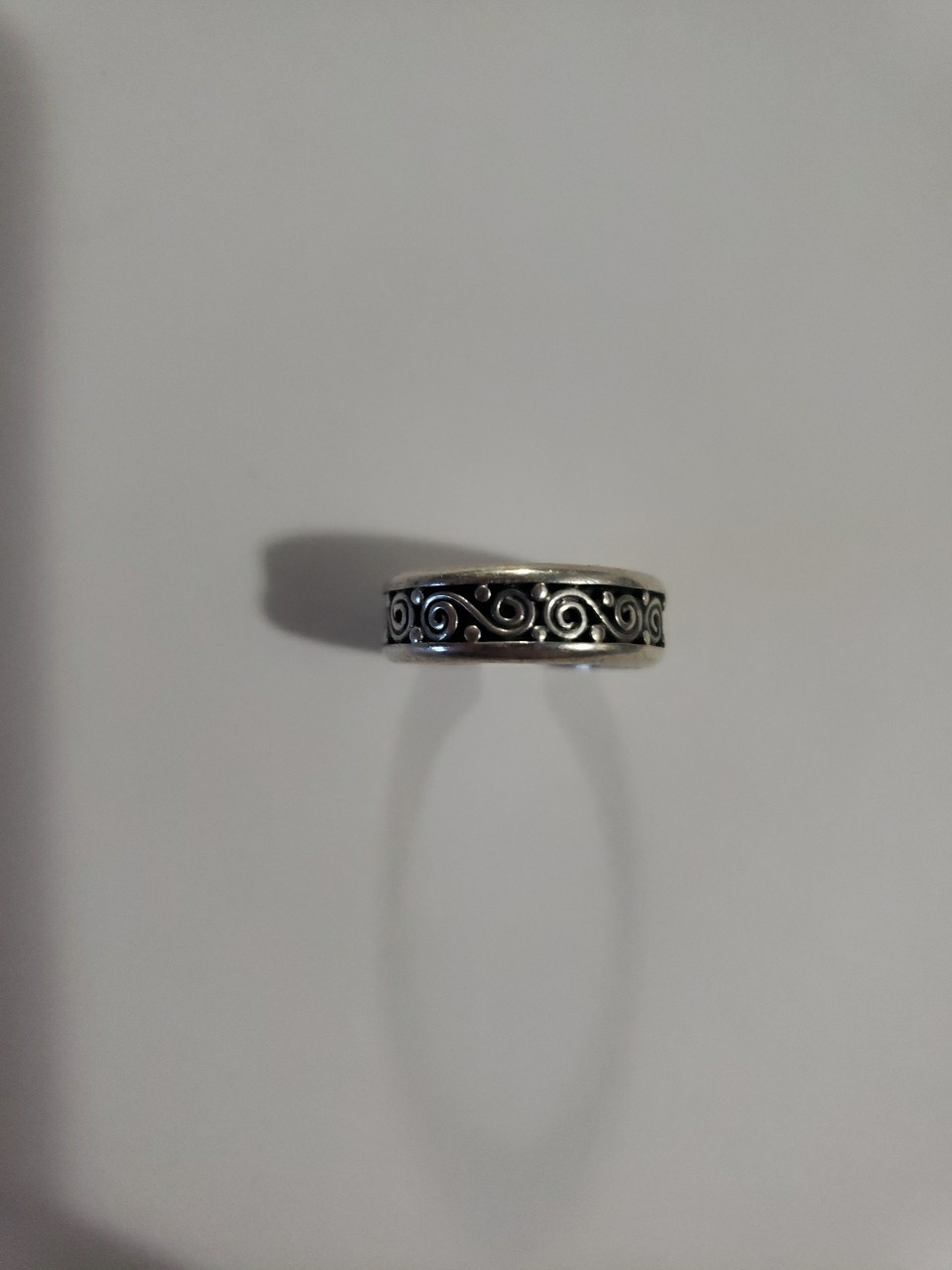 925 Sterling Silver Ring Open Band Very Small Size. 2.5 g (size in pics)