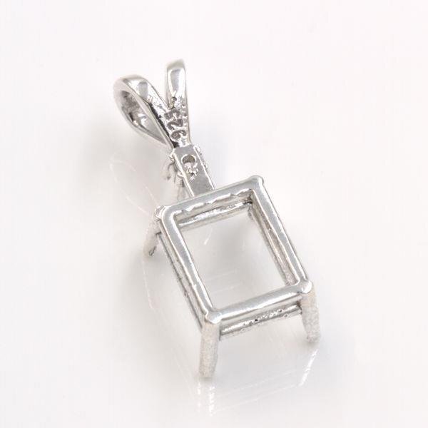 Emerald Single Accent Pre-notched Pendant Mounting