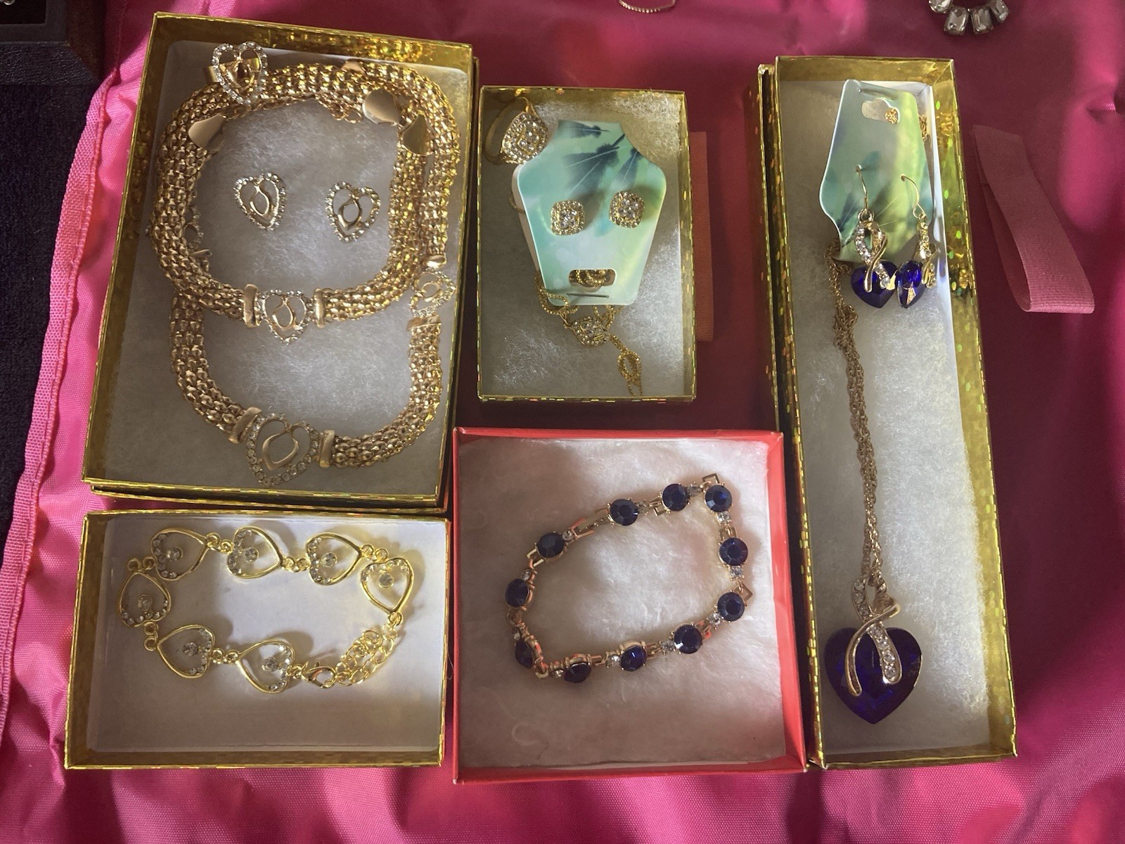 2,000 PCS Jewelry Rings Earrings Necklaces Bracelets Broches Pins $Maker$ Lot