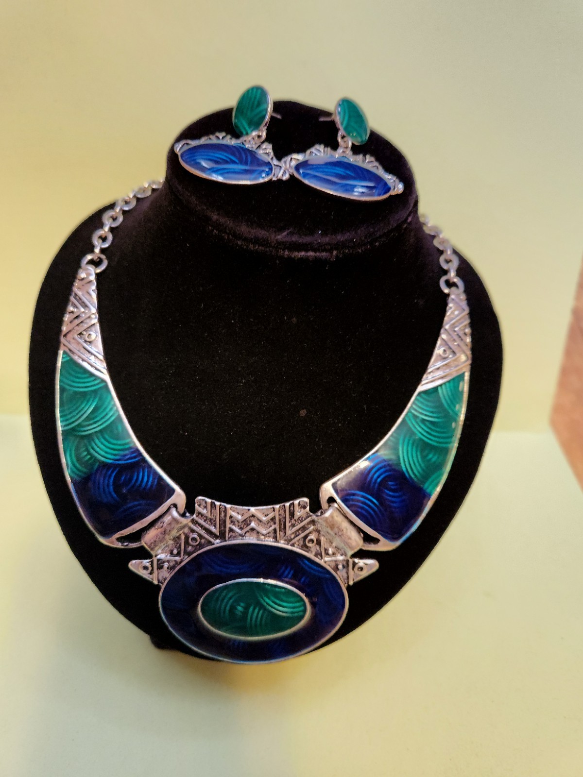 South Western Vintage Style Boho Necklace Earrings Jewelry Set Tribal Siver tone
