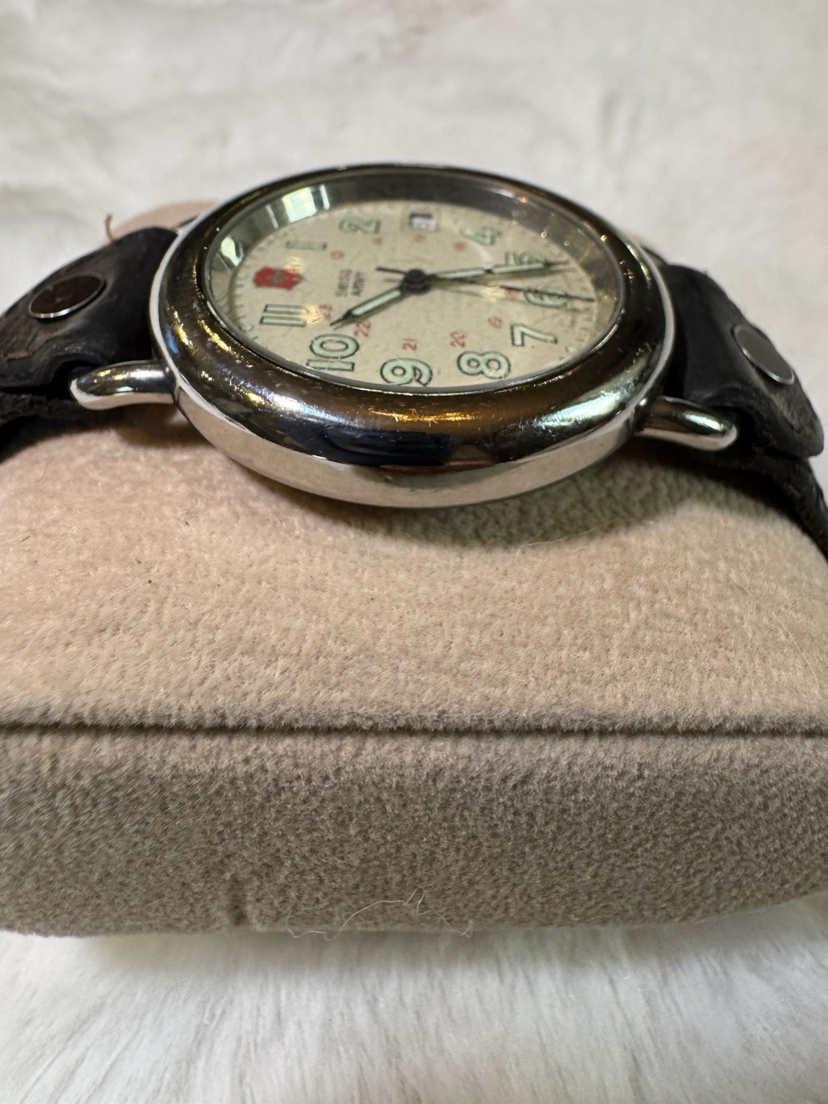 Swiss Army Swiss Made Analog Date White Dial 35mm dark brown Leather 330ft