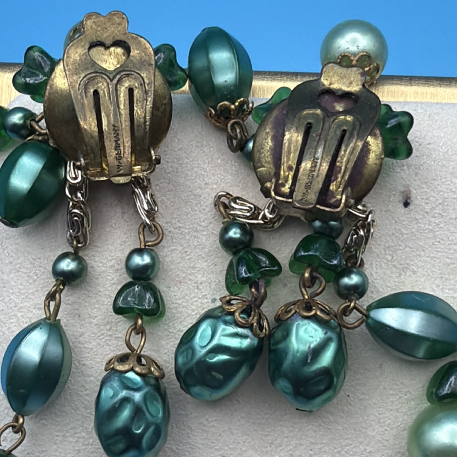 Vintage Beaded Dangle Clip-On Earrings Green Glass Imitation Pearl Brass (39)