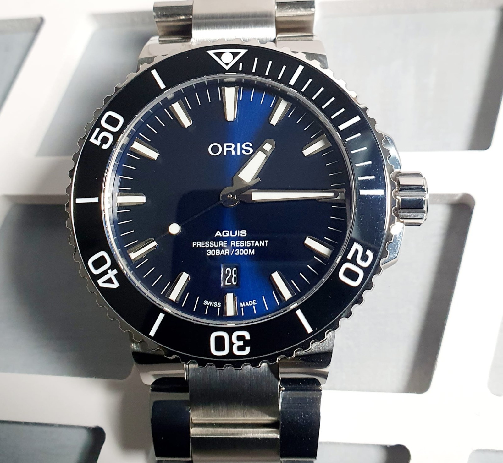 Oris Aquis Blue Dial Men’s Watch – 01 733 7730 4135 07 8 24 05PEB