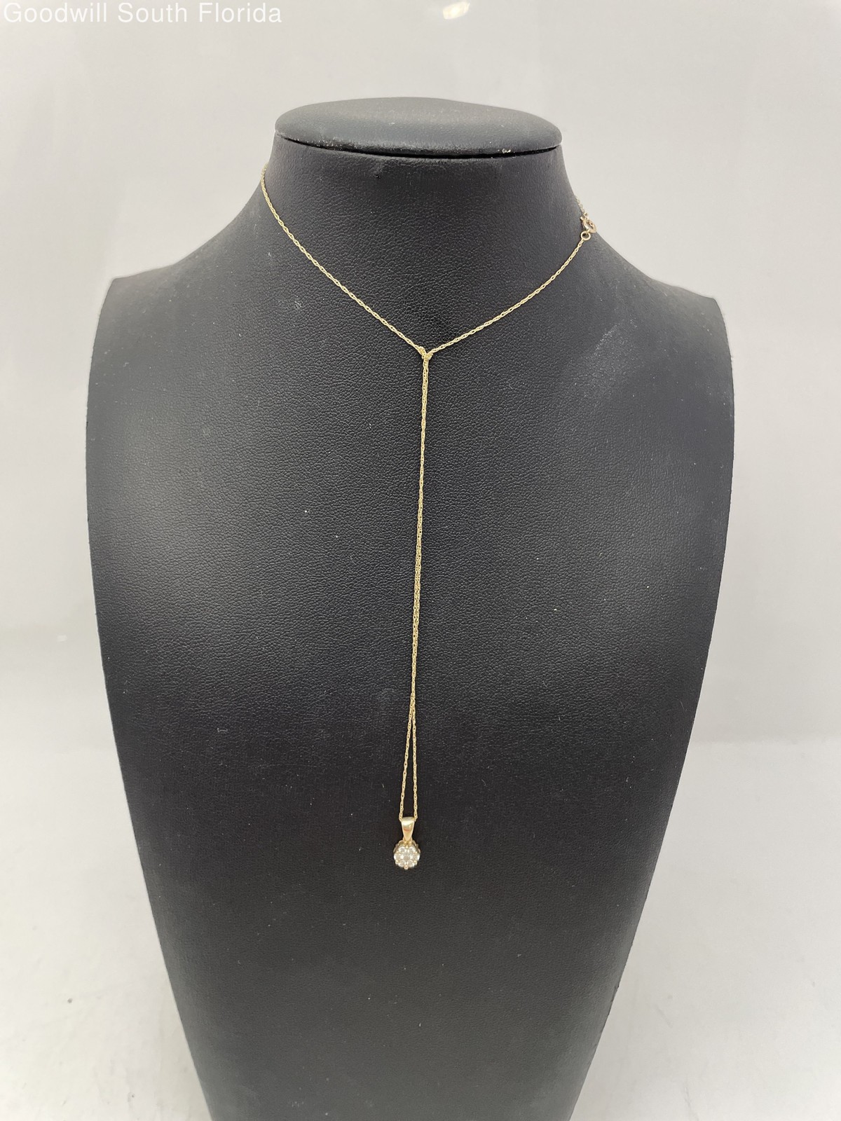 Gold 10K With Diamonds Chain/Pendant (Stamped 10K- Tested 9.82KT) Weight 1.2g