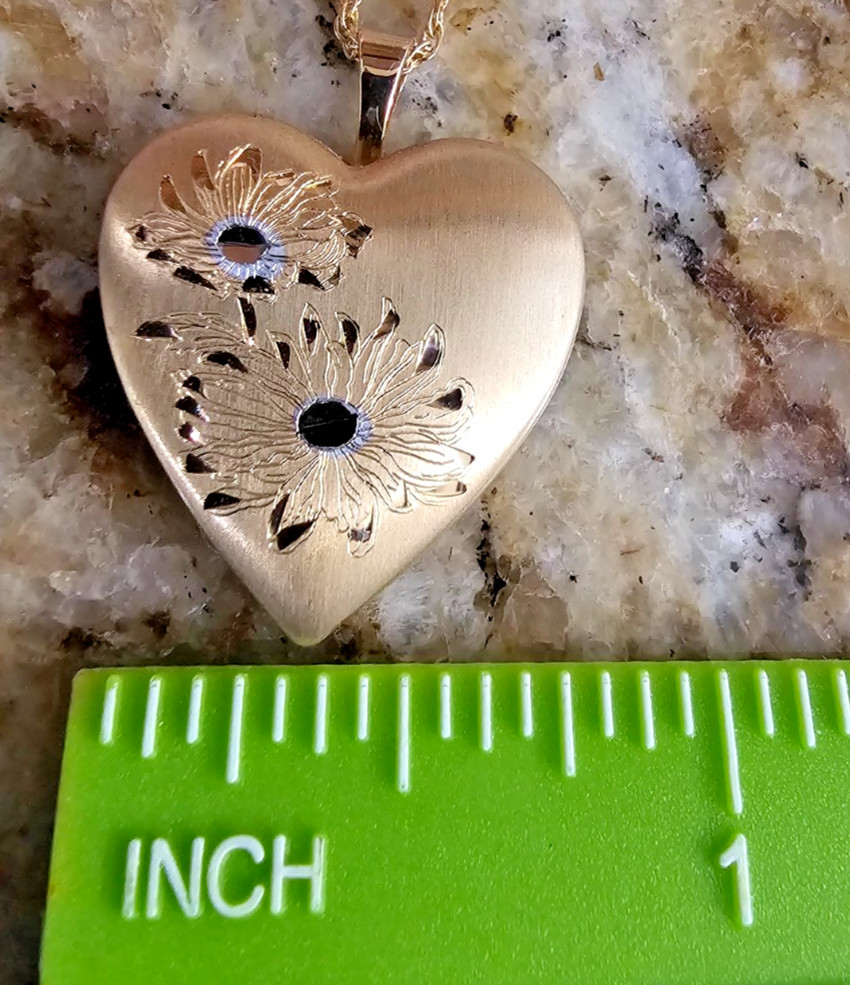 Princess pride 14kgf satin finish 2 photo locket w/ chain USA sunflowers GTL2021