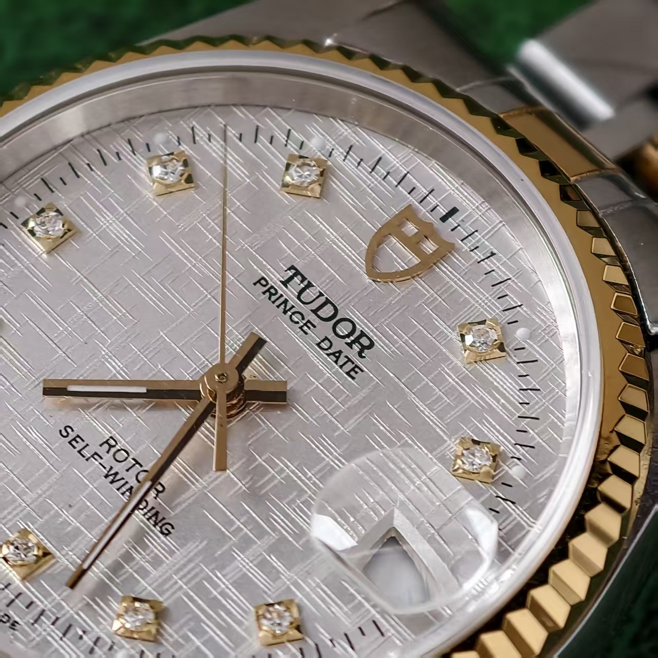 Tudor White Linen Dial Prince Date 74033 Men’s Watch Automatic 34mm Graph scale
