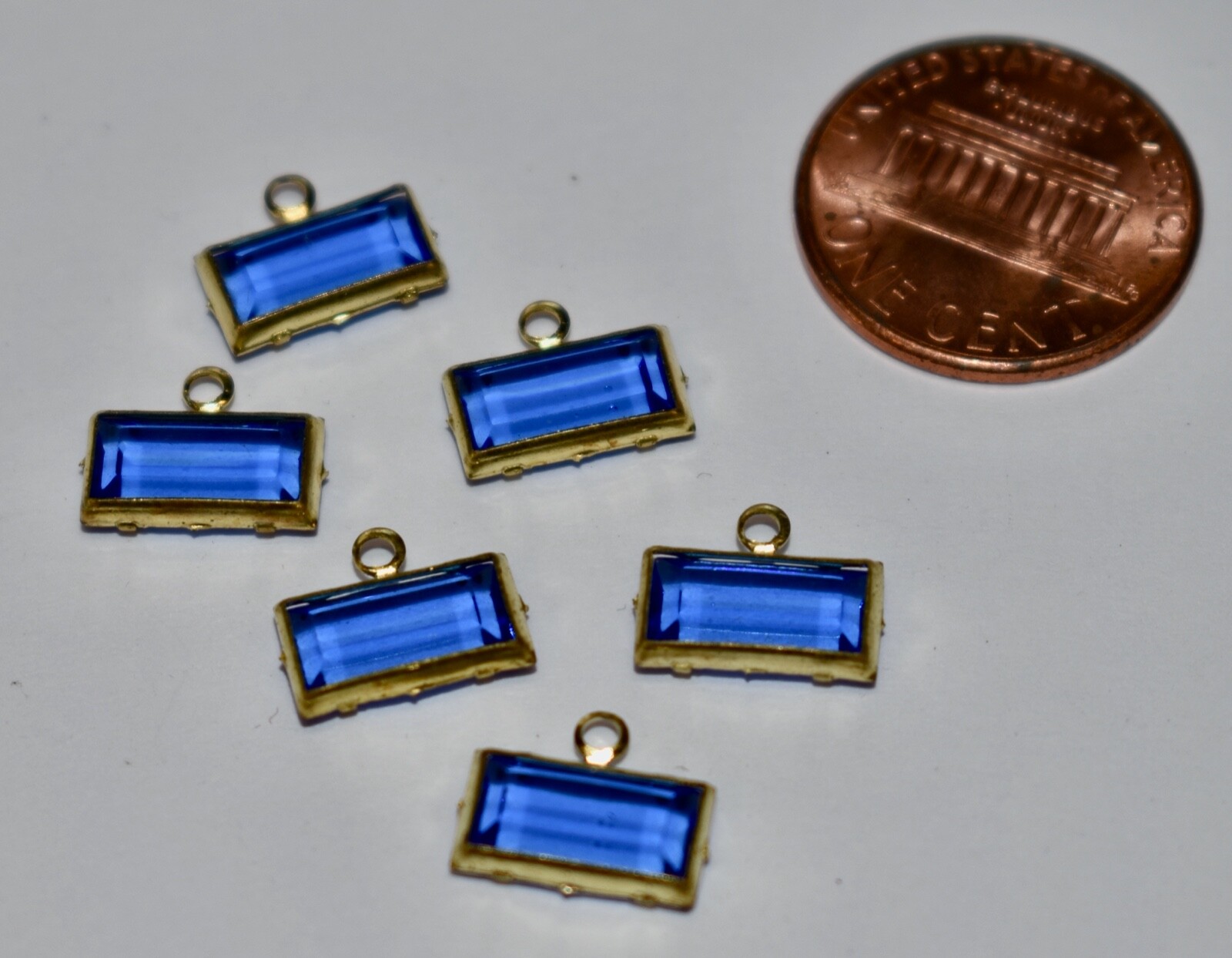 VINTAGE 6 BLUE GLASS BRASS BAGUETTE PENDANT BEADS • 10.7×5.8mm • 1 RING SIDEWAYS