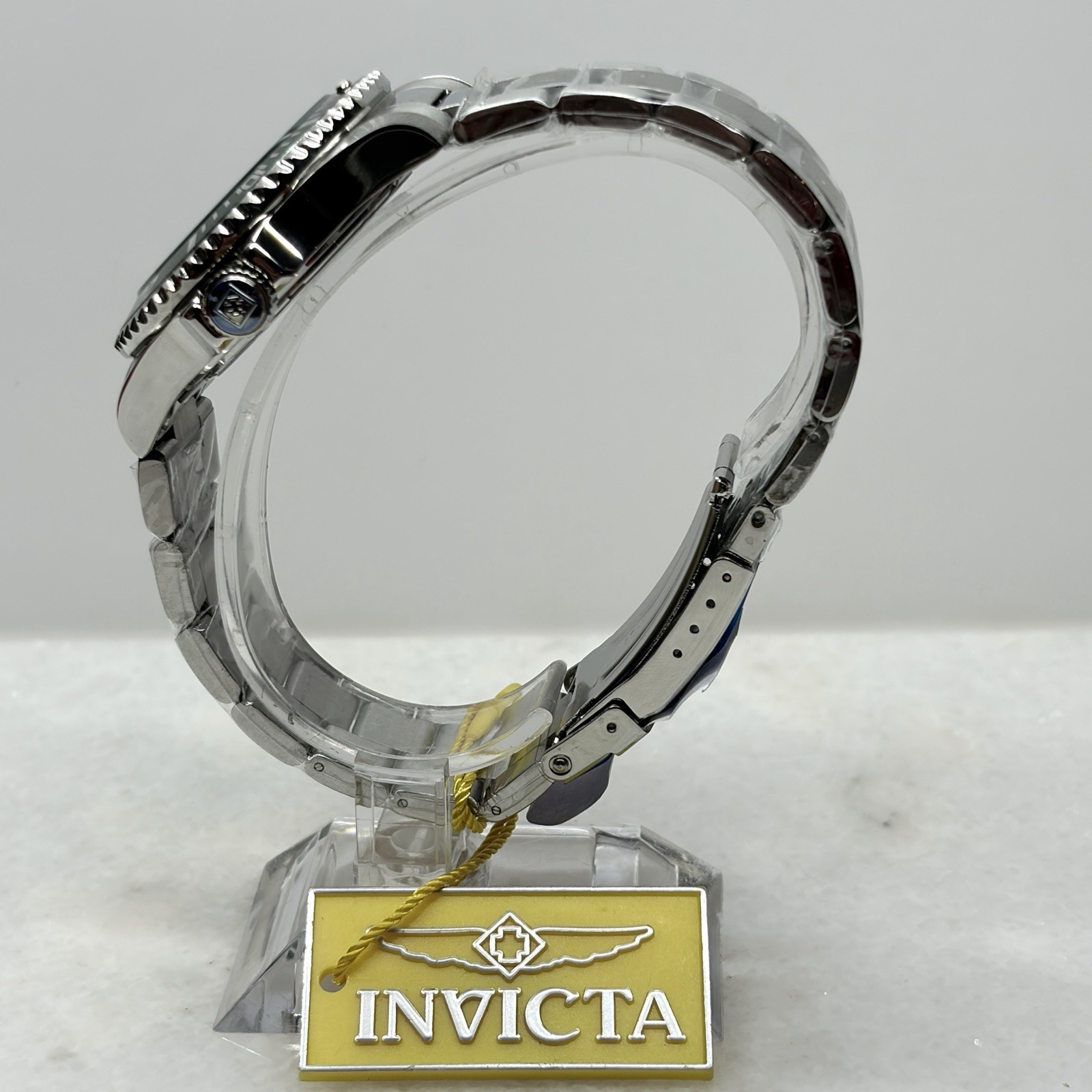Invicta Specialty Rowan 49338 Men’s Watch Quartz Black Dial Green Bezel New