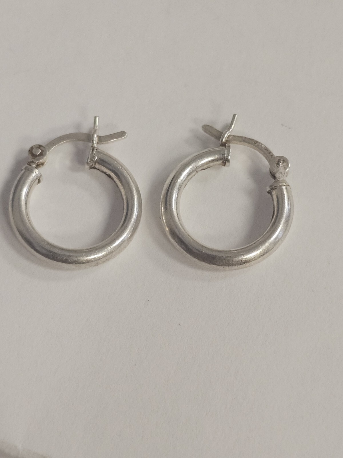 sterling silver 925 Tube hoop earrings 1.5cm Long India 1.27 grams