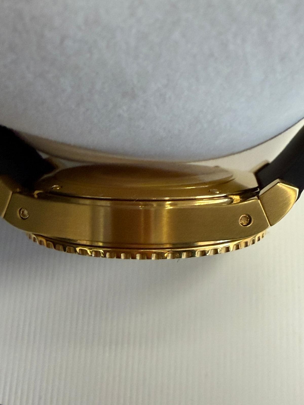 Unused Gucci Dive Black Dial Gold-Tone Rubber Strap 45mm Men’s Watch YA136219